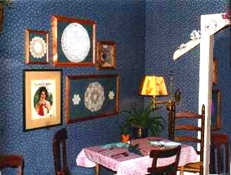 dinning room.jpg (12221 bytes)